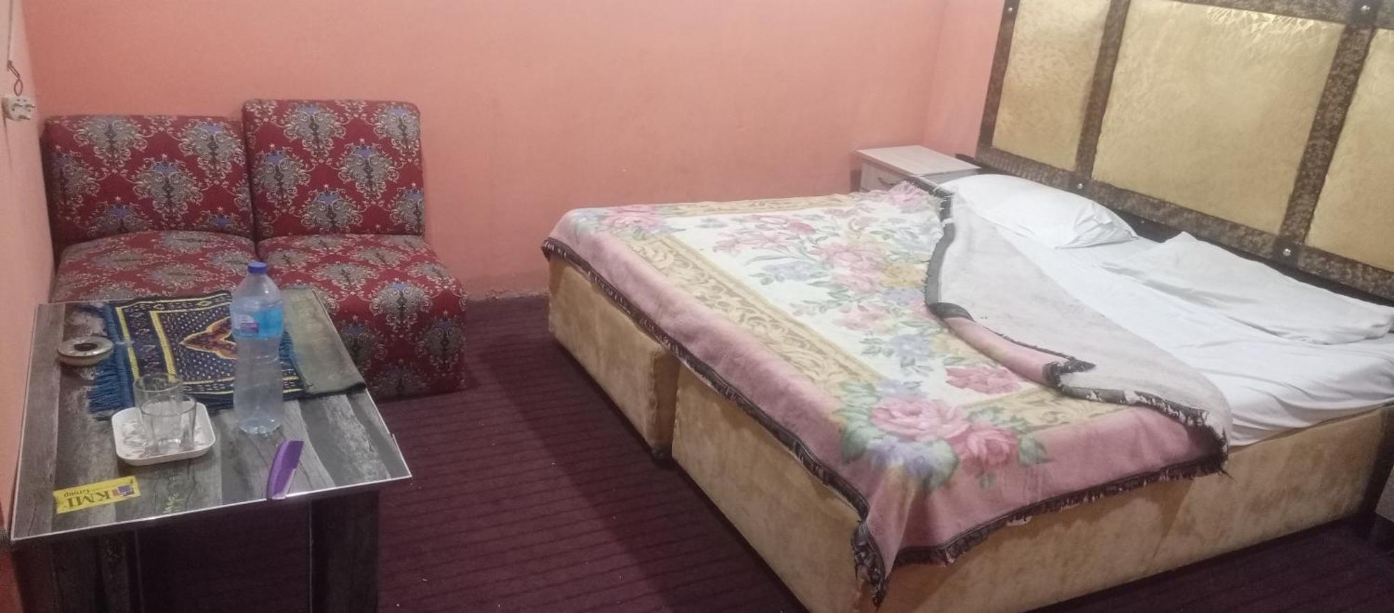 New Pak Royal Hotel Lahore Esterno foto