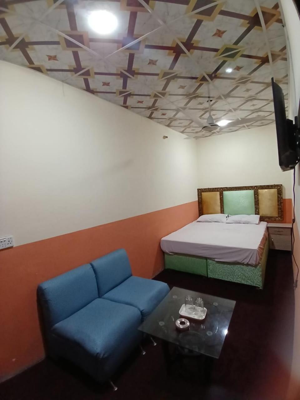 New Pak Royal Hotel Lahore Esterno foto